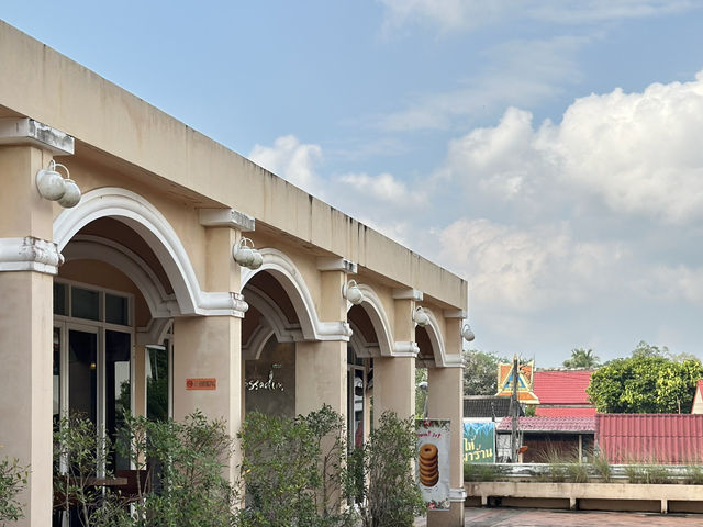 แวะชมบ้านท่านขุนอายุ 100 ปี ในตัวเมืองคอน 
