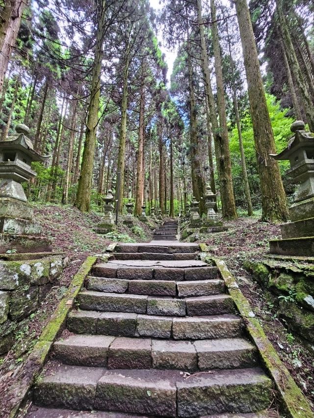 【神秘的な大風穴】