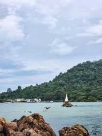เจดีย์กลางน้ำ 🛕🌊 จันทบุรี