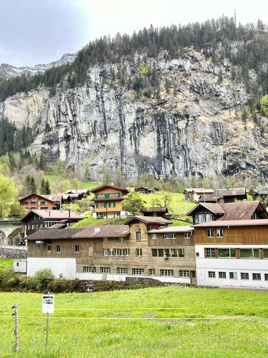 A Day of Leisurely Stroll in Lauterbrunnen! 