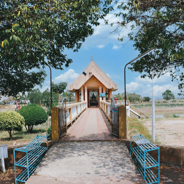 หลวงพ่อบึงสามพัน 
