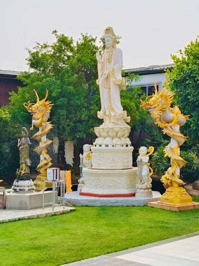 🤩 วัดข่อย ความสวยที่มีเอกลักษณ์