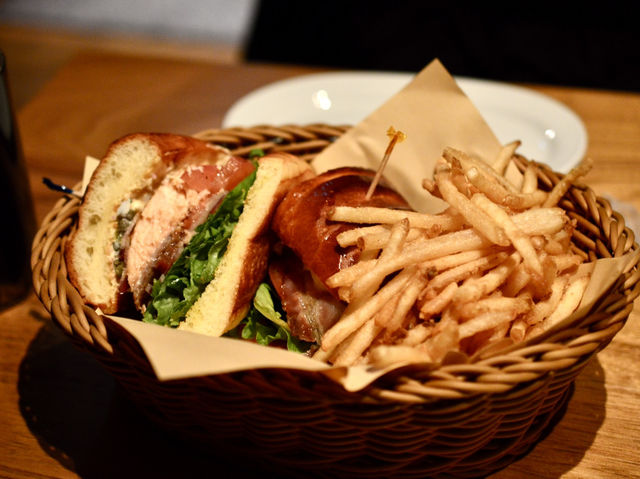 Chill Café in Aoyama – Crisscross🥞