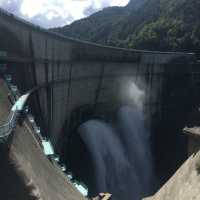 【黒部ダム】圧巻の放水と絶景を体感！
