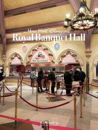 พักกินข้าวกันที่ royal banquet hall