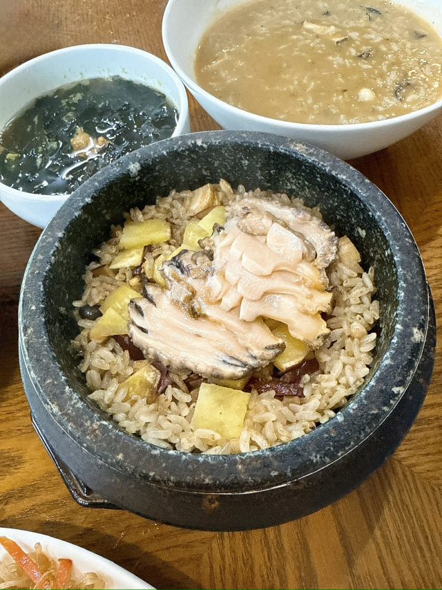 済州島】珍しい✨済州名物緑茶の参鶏湯✨ | Trip.com 済州島