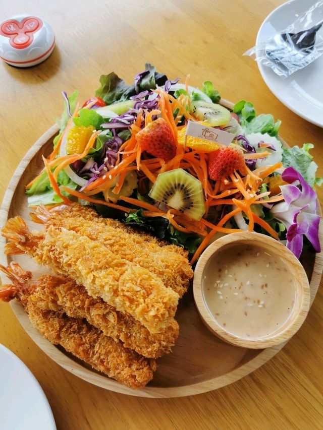 At Home ร้านคาเฟ่น่ารัก บรรยากาศอบอุ่น