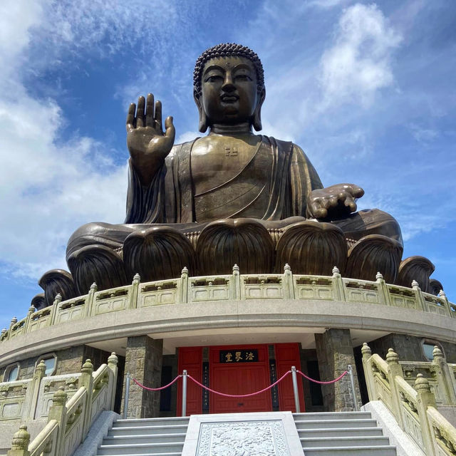 A Majestic Encounter with Tian Tan Buddha