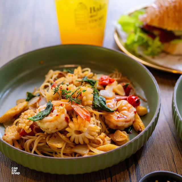 Bake and More คาเฟ่ในบรรยากาศสวน ร่มรื่น