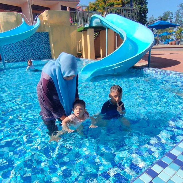 Staycation at Holiday Villa..