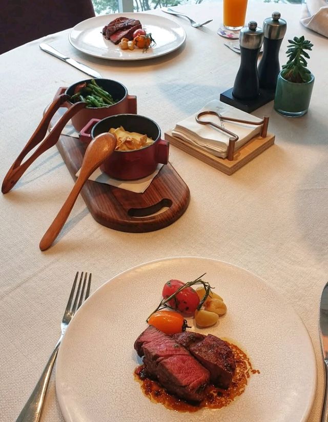 🍽️ Enjoy Delicious Food at Andaz Seoul Gangnam – A Culinary Delight! 🌟