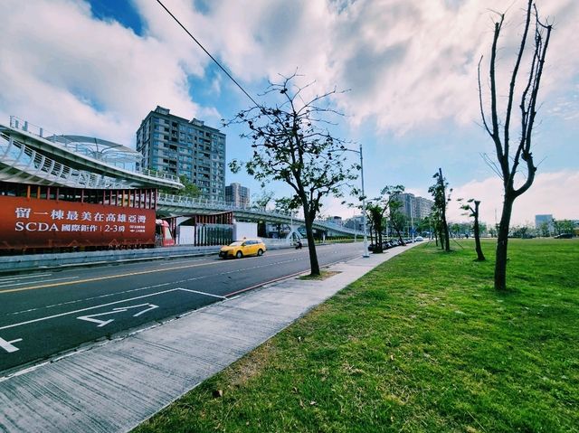 🌿【自然綠洲】輕軌旁的秘密基地——前鎮公園