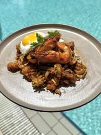 A Hidden Poolside Diner in Singapore You Didn’t Know Was Open to the Public