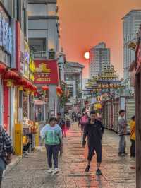 From Golden Gates to Timeworn Alleys: A Spring Walk in Kunming’s Old Soul