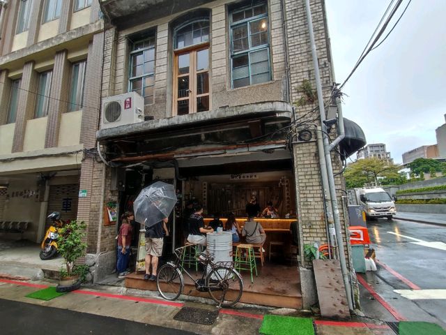 ร้านก๋วยเตี๋ยวชิคๆ ในย่านวัยรุ่นไต้หวัน