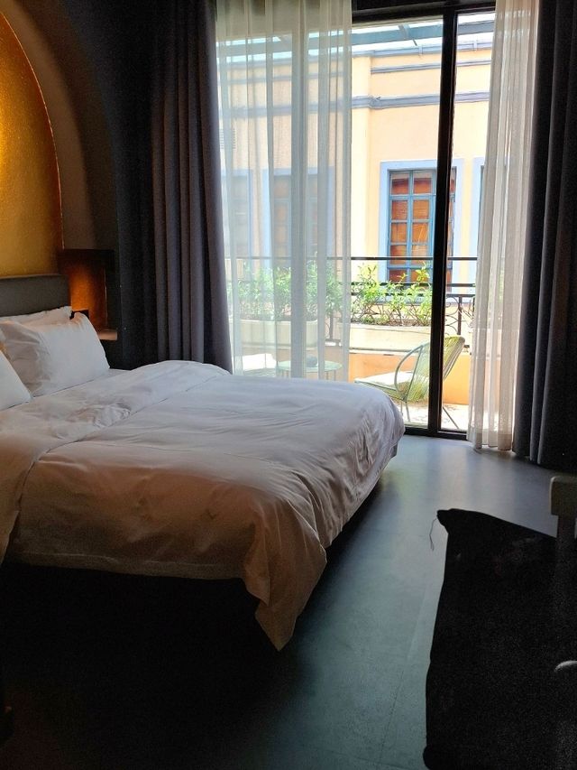 GREAT LOCATION AND RELAXING AMBIENCE AT ART ME HOTEL KUNMING