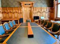 聯邦宮 Bundeshaus，參觀瑞士聯邦政府與議會所在。