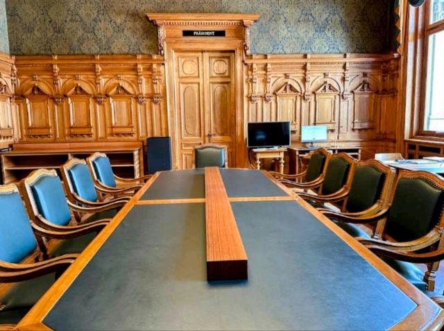 聯邦宮 Bundeshaus，參觀瑞士聯邦政府與議會所在。