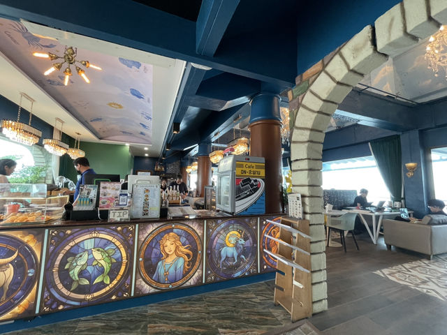 คาเฟ่บนสะพาน