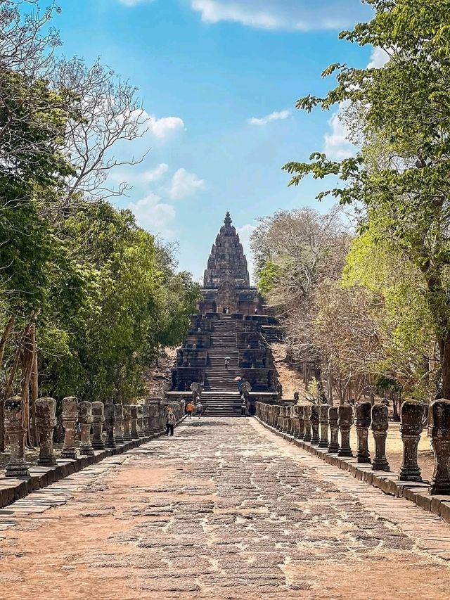 Ancient Ruins & Epic Vibes