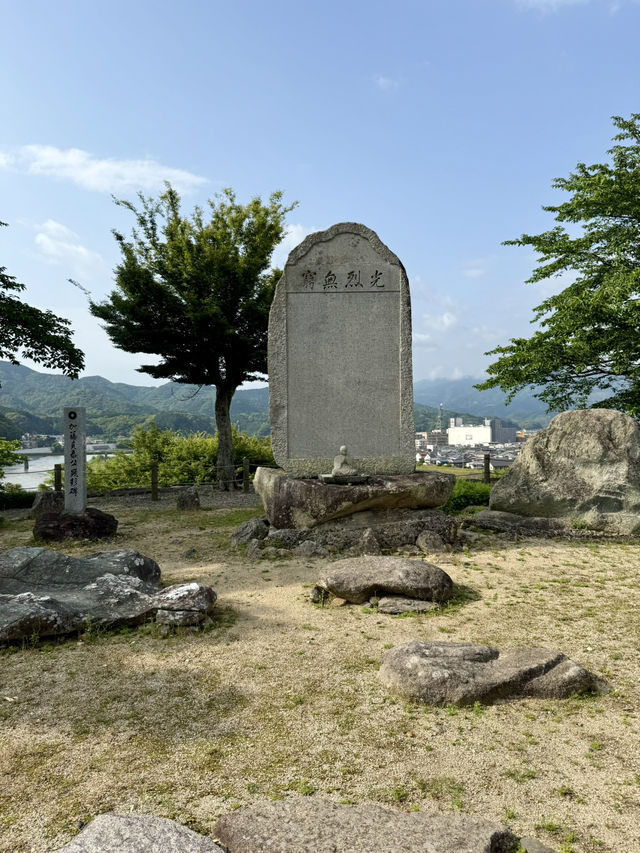 Exploring Ōzu – A Castle View & a Shrine Escape