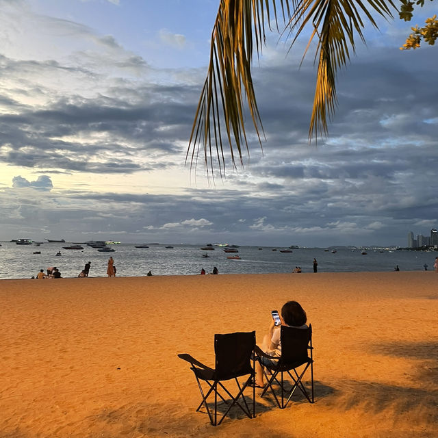 🌴 Pattaya Beach – A Bit of Miami in Thailand 🌊