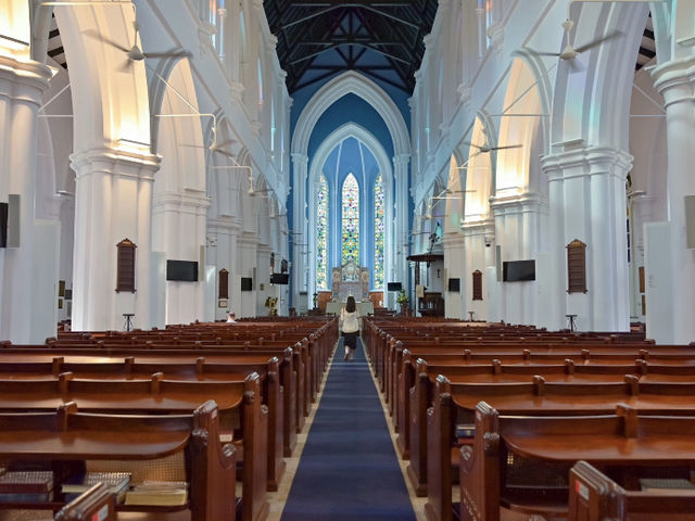 Singapore’s White Romance at the Cathedral of the Good Shepherd ✨⛪️