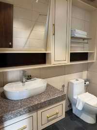 “Malibest Resort: Beachfront Bliss on a Budget”