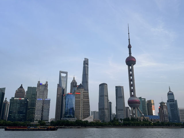 Shanghai After Dark: A Breezy Evening at the North Bund”