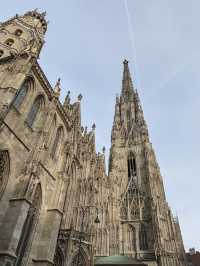 Vienna in Full Glory – A Day with Royal Halls, Sacred Silence & Golden Books