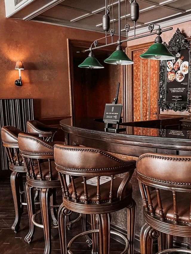 🕰️ Vintage Glamour in the Heart of Bangkok – Hotel Muse Bangkok  🏨🍸🌆