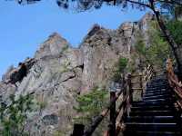 Quiet Trails & Craggy Peaks