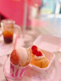 Sweet Pink Vibes at Knotted Café: Busan’s Must-Try Dessert Spot
