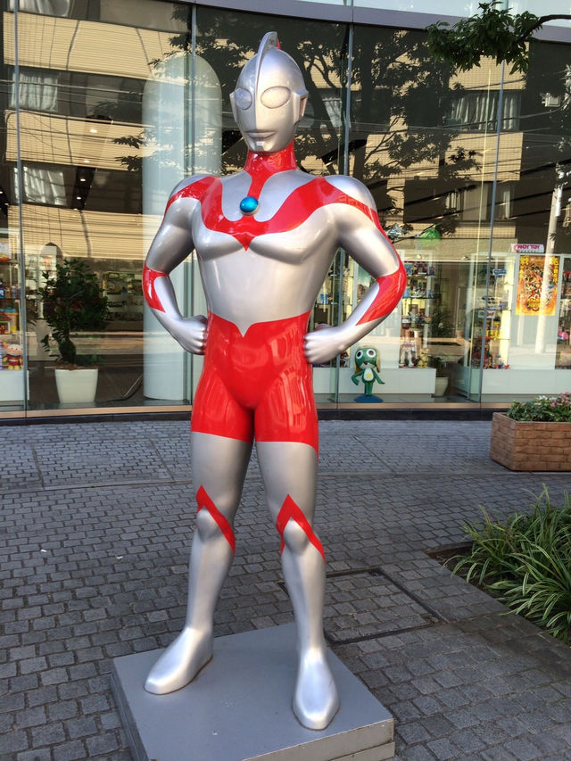  晴空塔 是東京很重要的一個地標 也是電視台的訊號塔