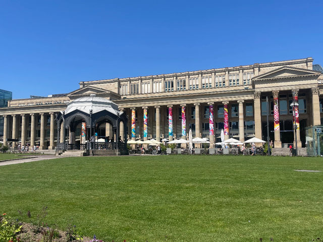 Stuttgart: Where City and Car Harmoniously Coexist 🇩🇪🚗