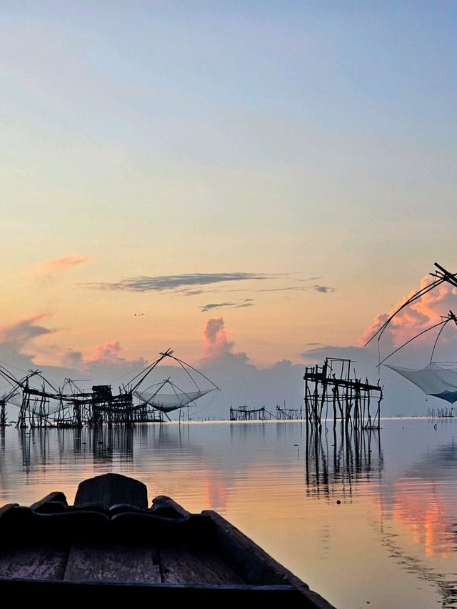 ล่องเรือทะเลน้อย