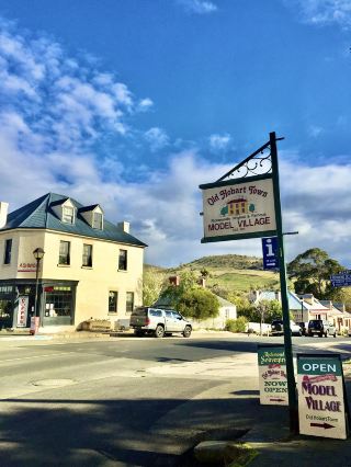 리치몬드의 매력적인 구석구석 — 올드 호바트 타운 근처의 여유로운 오후