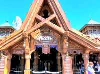 The Wonderful Frozen Kingdom in Tokyo Disney Sea