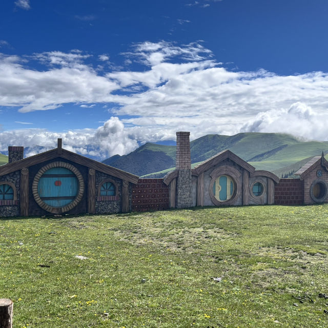 📍Kazila Mountain – A Dreamy Highland Pasture Above the Clouds
