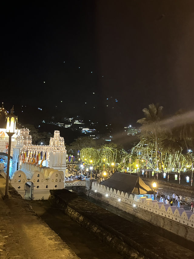 🕊️🇱🇰 Temple of the Sacred Tooth – Sri Lanka’s Holiest Site