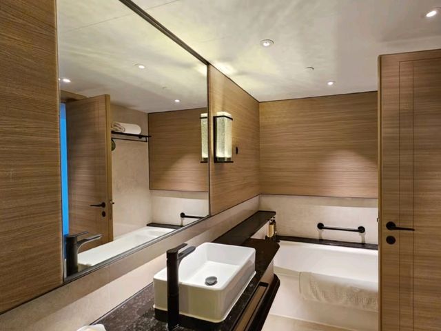 🏨🌊 Harbour Grand Kowloon – A Serene Stay with Stunning Sea Views! 🇭🇰💫