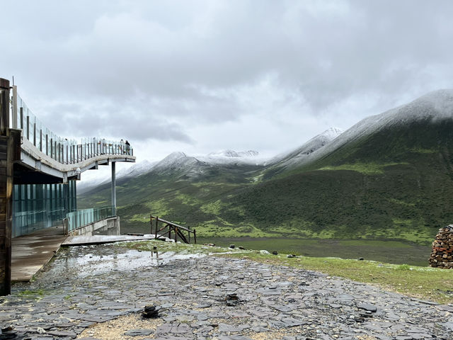 🌈 Kangding’s Muya Holy Land – Where Summer Brings Snow & Rainbows ❄️🐾