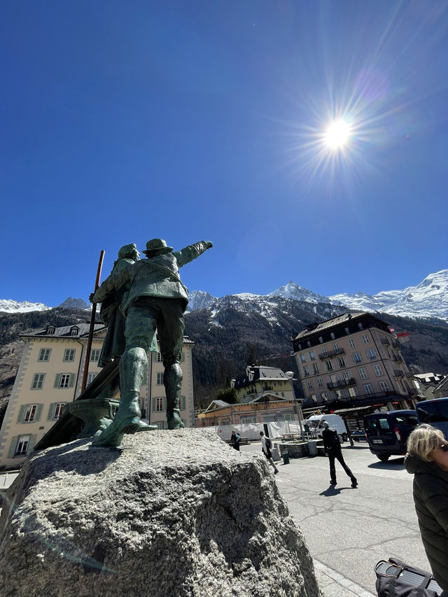 Chamonix-Mont-Blanc เมืองสกีรีสอร์ทของฝรั่งเศส