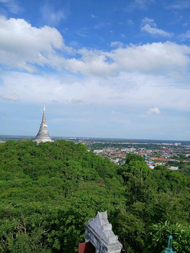 📍เขาวัง เพชรบุรี 🐒