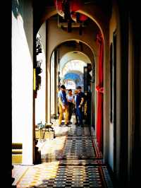 The Iconic "Five-foot Way" Walkway