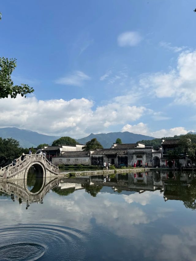 Wander Through Time in Hongcun