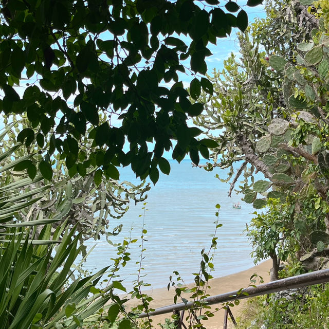 หาดลับปราณบุรี หาดคุ้งทราย