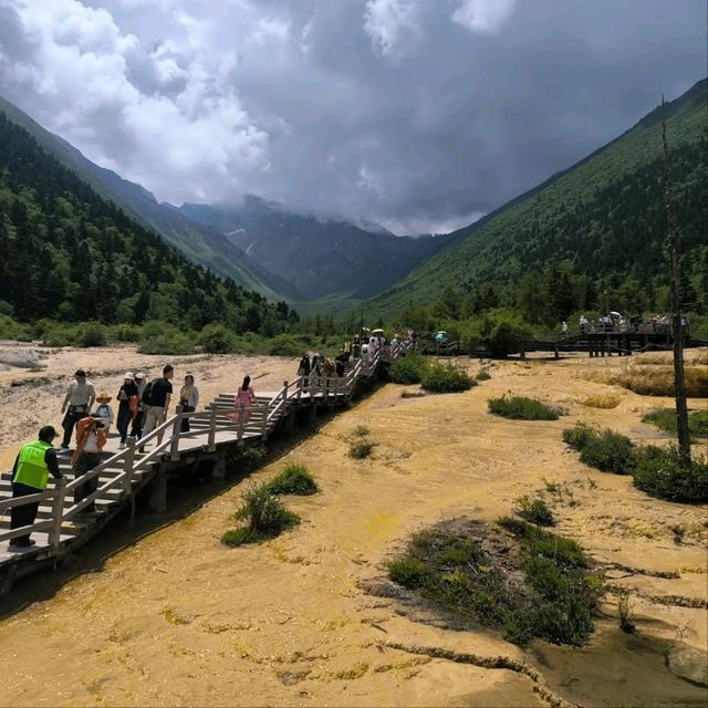 Huanglong National Park, Nature’s Color Explosion