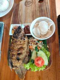 🌾 Bebek Sari Uma Tanah Lot: A Balinese Culinary Pause Amid the Paddy Fields