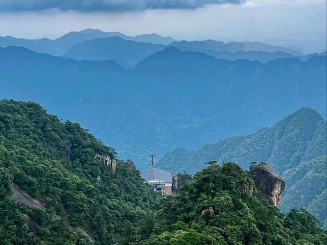 Floating Rocks and Cloud Magic at Sanqing Mountain